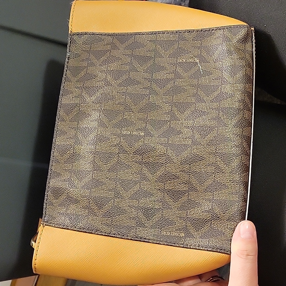 MK crossbody bag - Picture 5 of 8